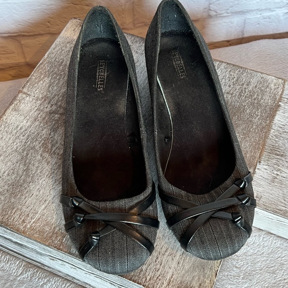 Seychelles Pinstriped Flats - Picture 2 of 6